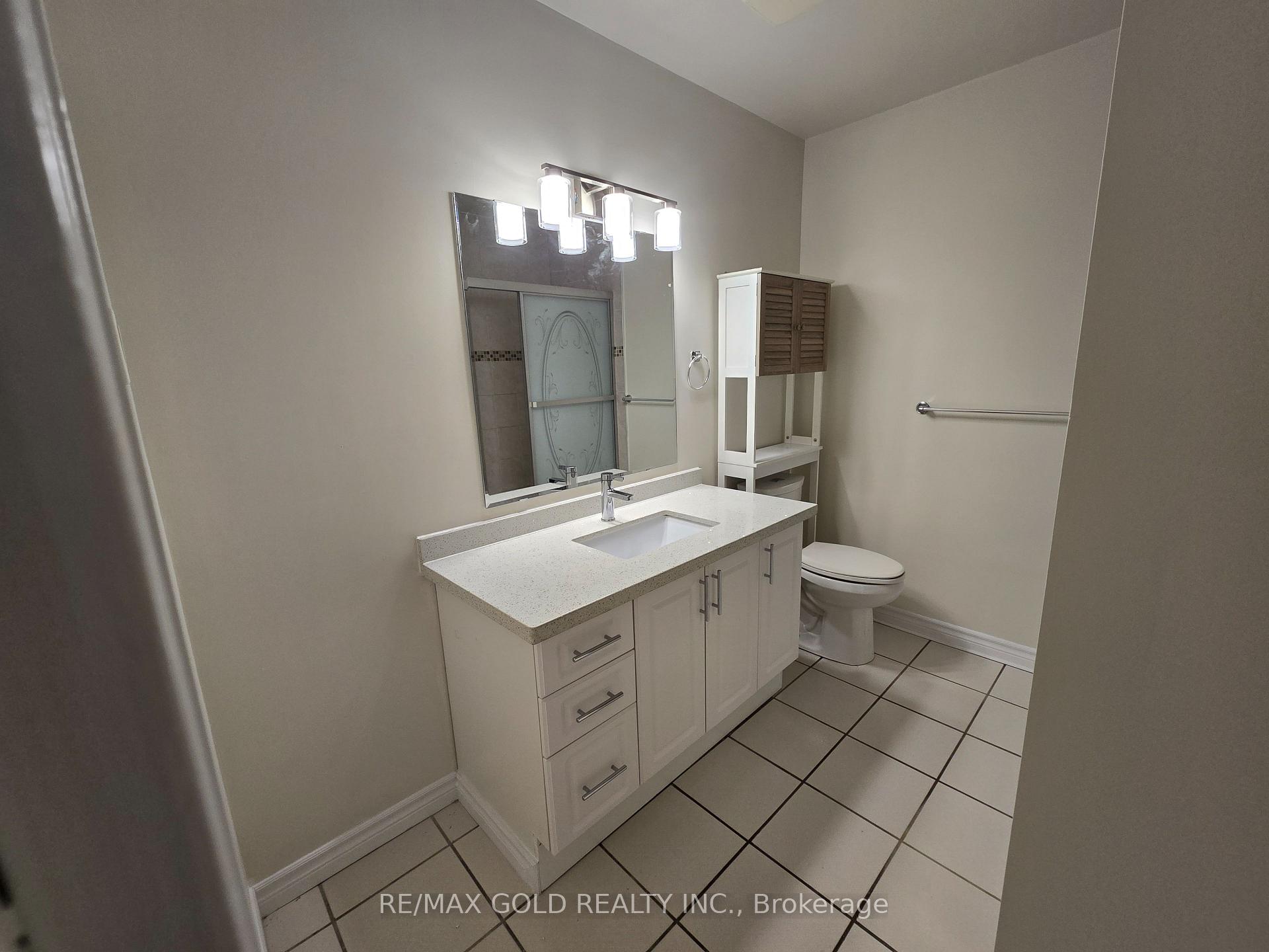 Photo 6 of 69 Alexandria Crescent, Brampton, Avondale — HOMEH