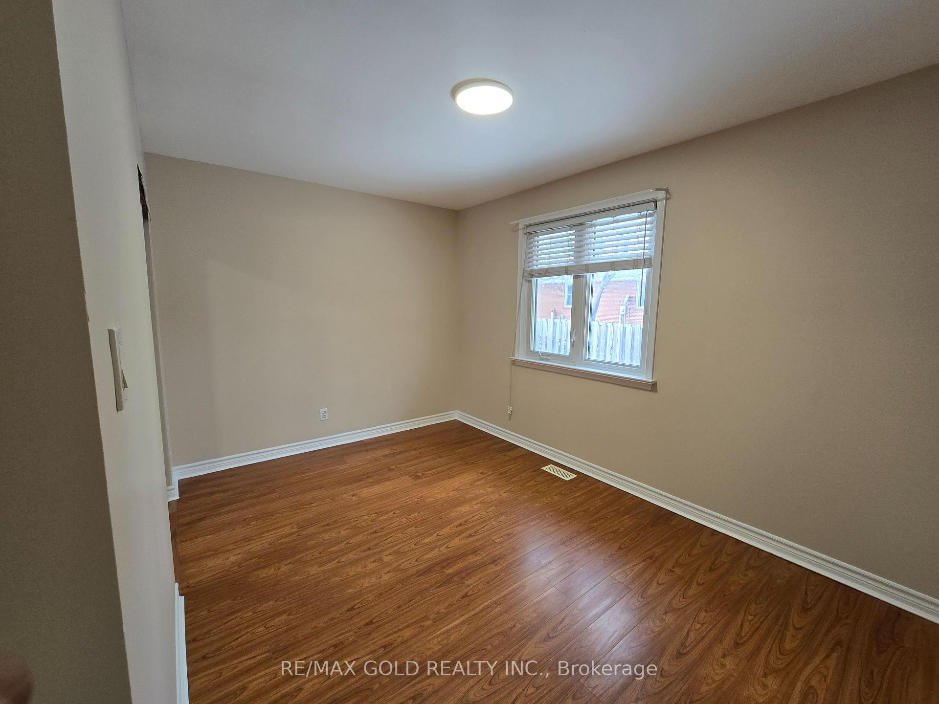 Photo 9 of 69 Alexandria Crescent, Brampton, Avondale — HOMEH