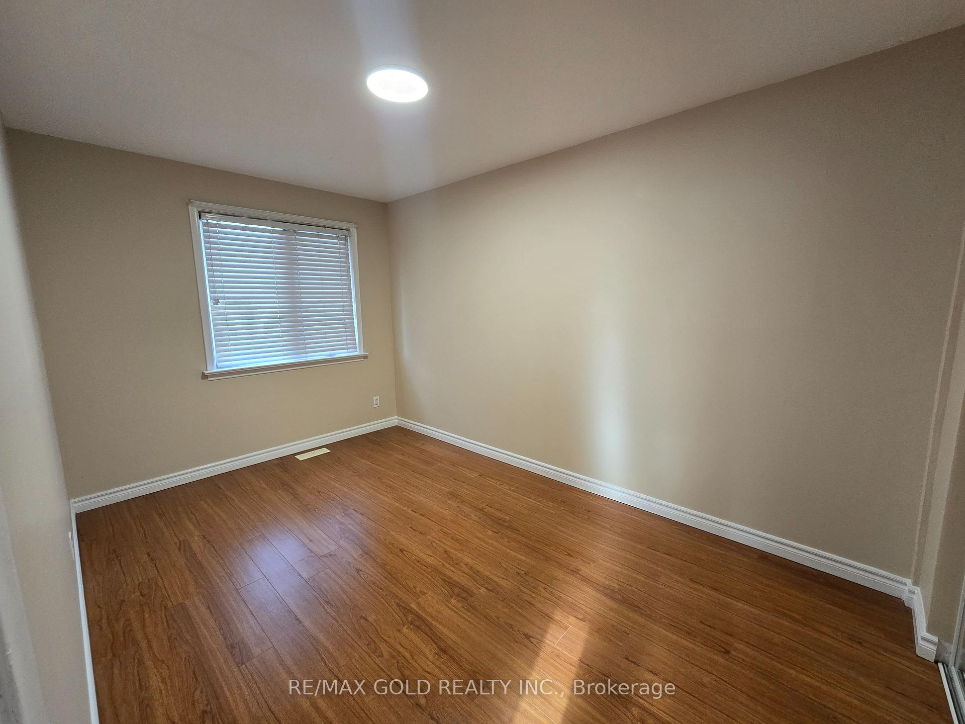 Photo 10 of 69 Alexandria Crescent, Brampton, Avondale — HOMEH