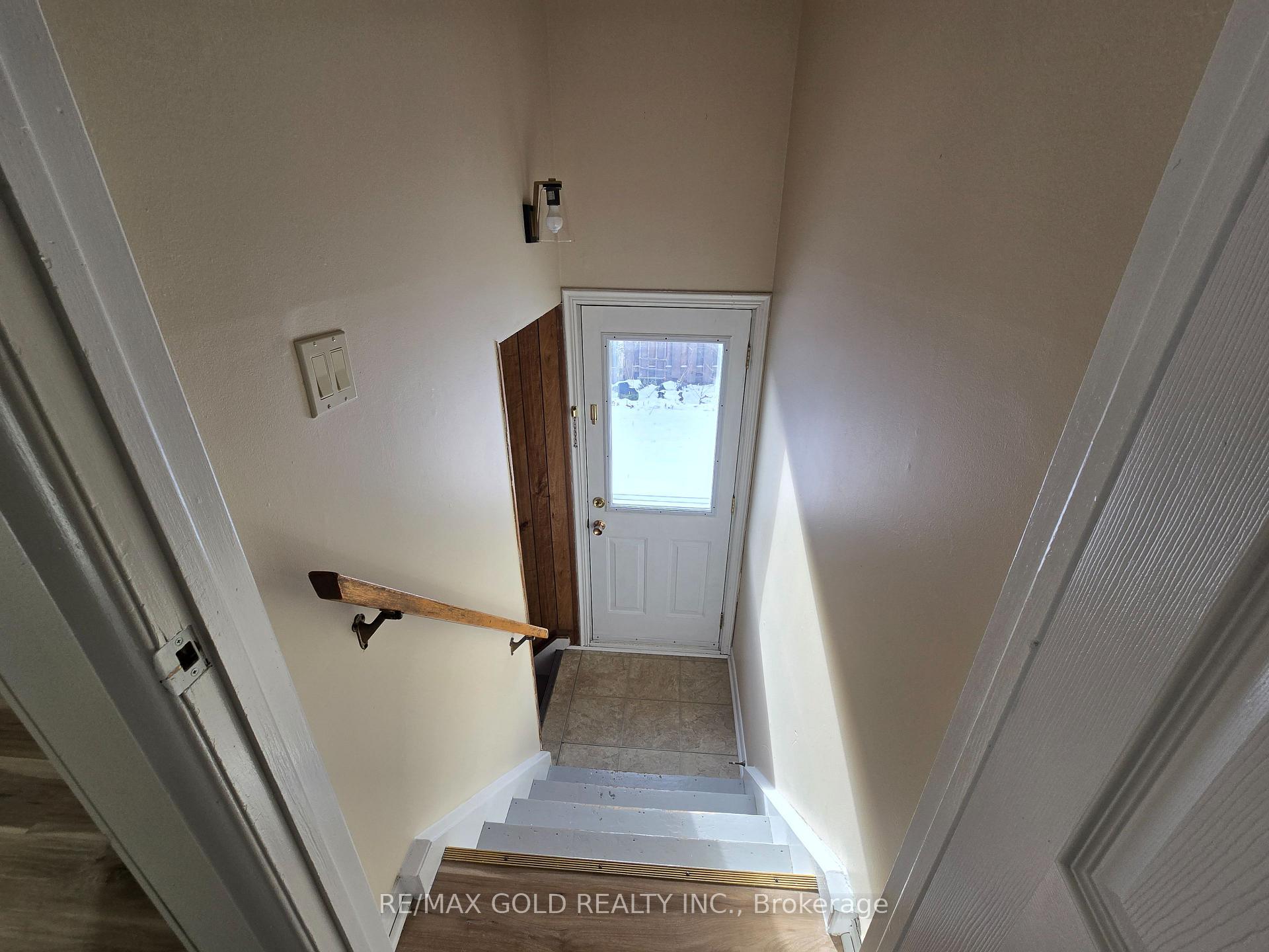 Photo 11 of 69 Alexandria Crescent, Brampton, Avondale — HOMEH