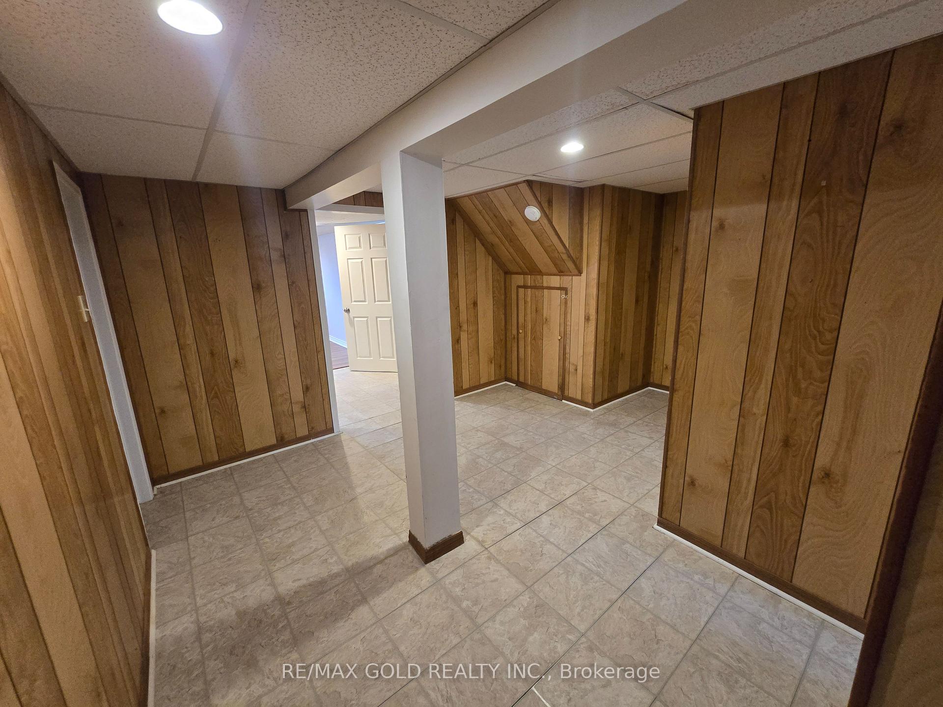 Photo 21 of 69 Alexandria Crescent, Brampton, Avondale — HOMEH