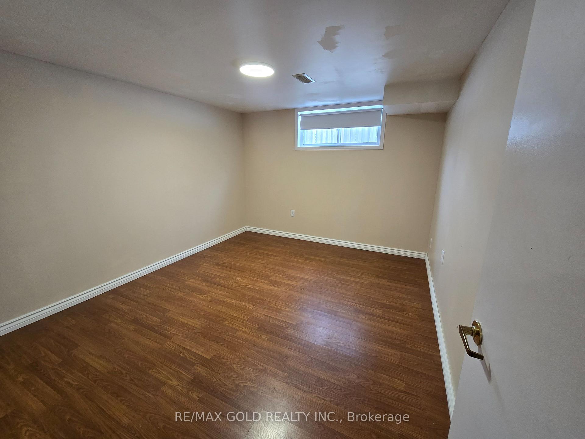 Photo 22 of 69 Alexandria Crescent, Brampton, Avondale — HOMEH