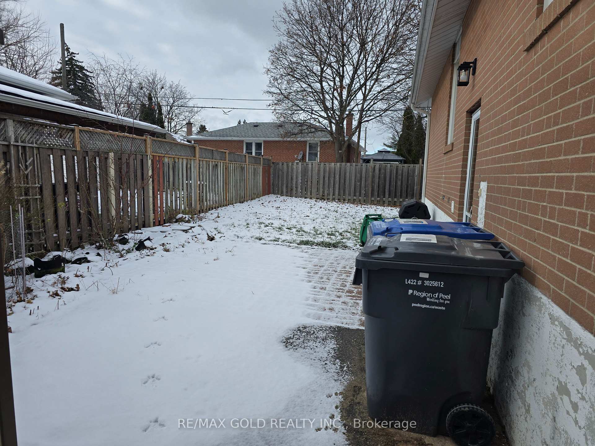 Photo 24 of 69 Alexandria Crescent, Brampton, Avondale — HOMEH