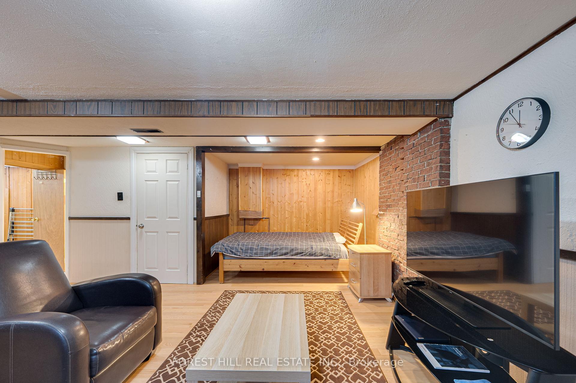 Photo 10 of 4 Knowles Crescent, Aurora, Aurora Highlands — HOMEH