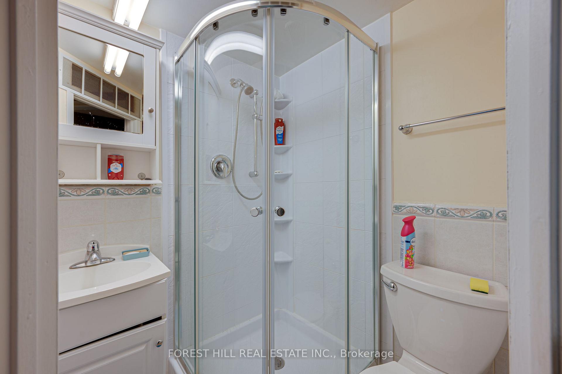 Photo 11 of 4 Knowles Crescent, Aurora, Aurora Highlands — HOMEH