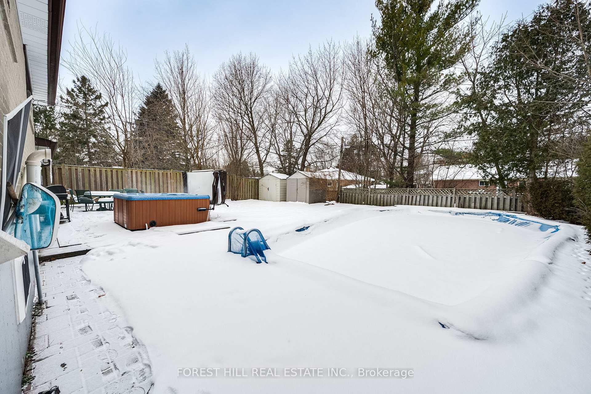 Photo 13 of 4 Knowles Crescent, Aurora, Aurora Highlands — HOMEH