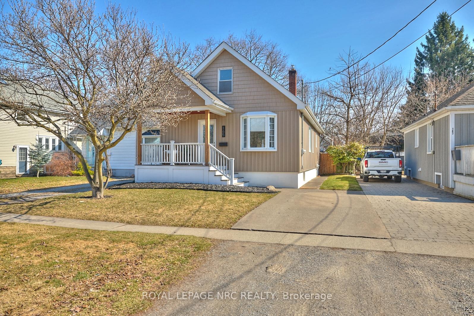 Photo 2 of 165 Dalhousie Avenue, St. Catharines, Port Dalhousie — HOMEH