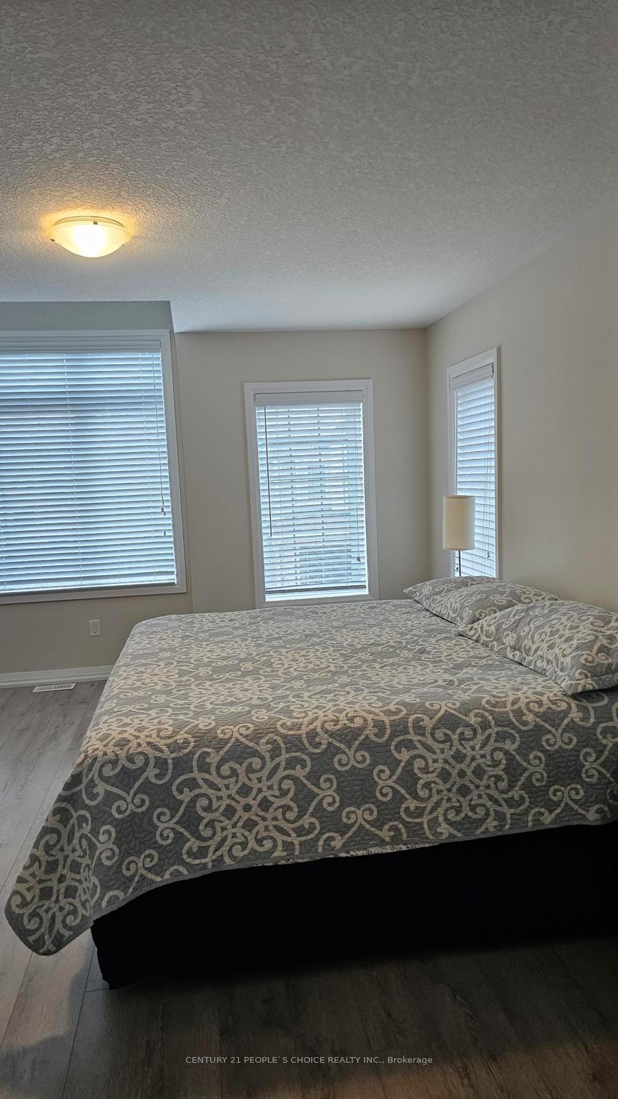 Photo 20 of 48 Bank Swallow Crescent, Kitchener, Doon South — HOMEH