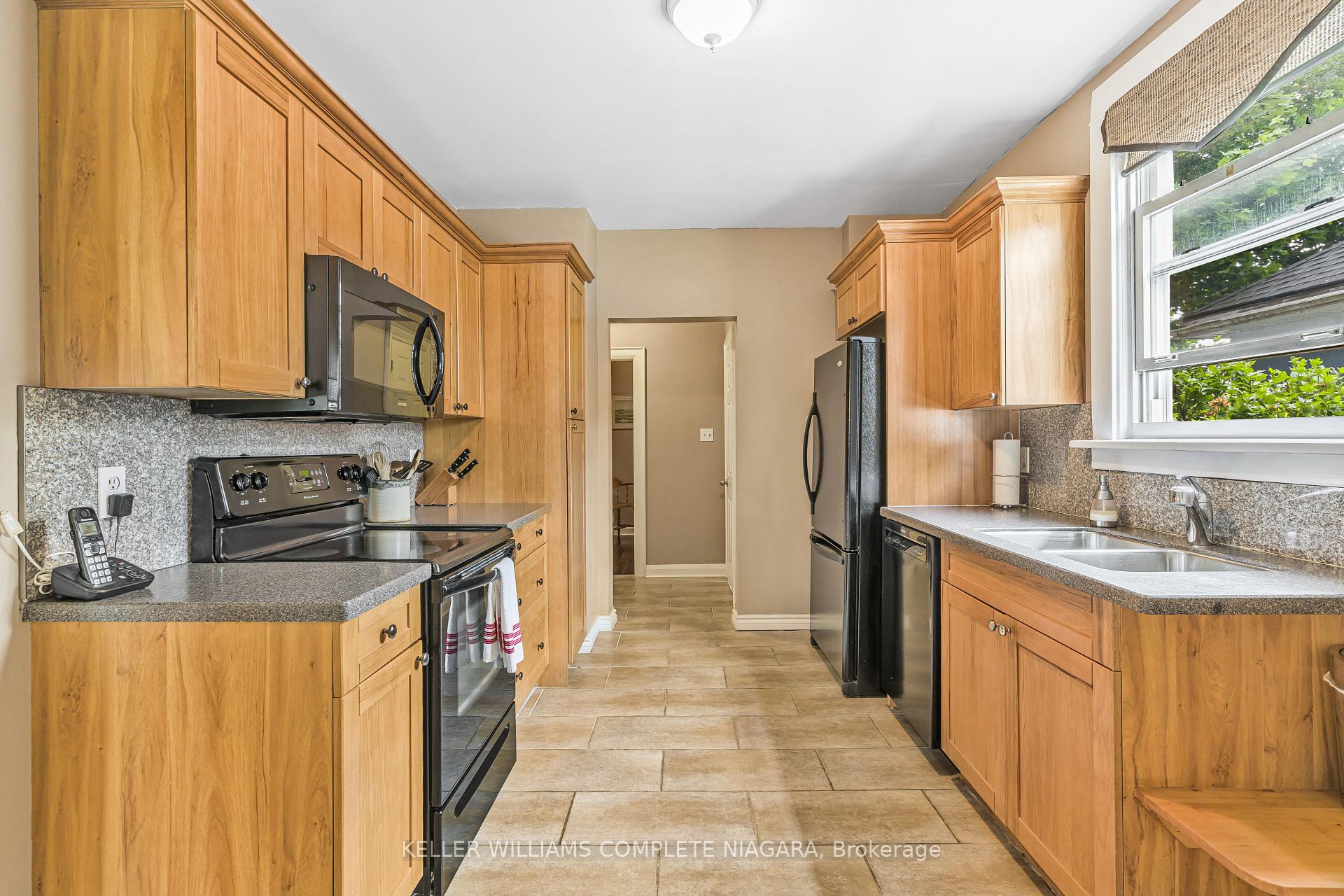 Photo 3 of 80 Dufferin Street, St. Catharines, Downtown — HOMEH