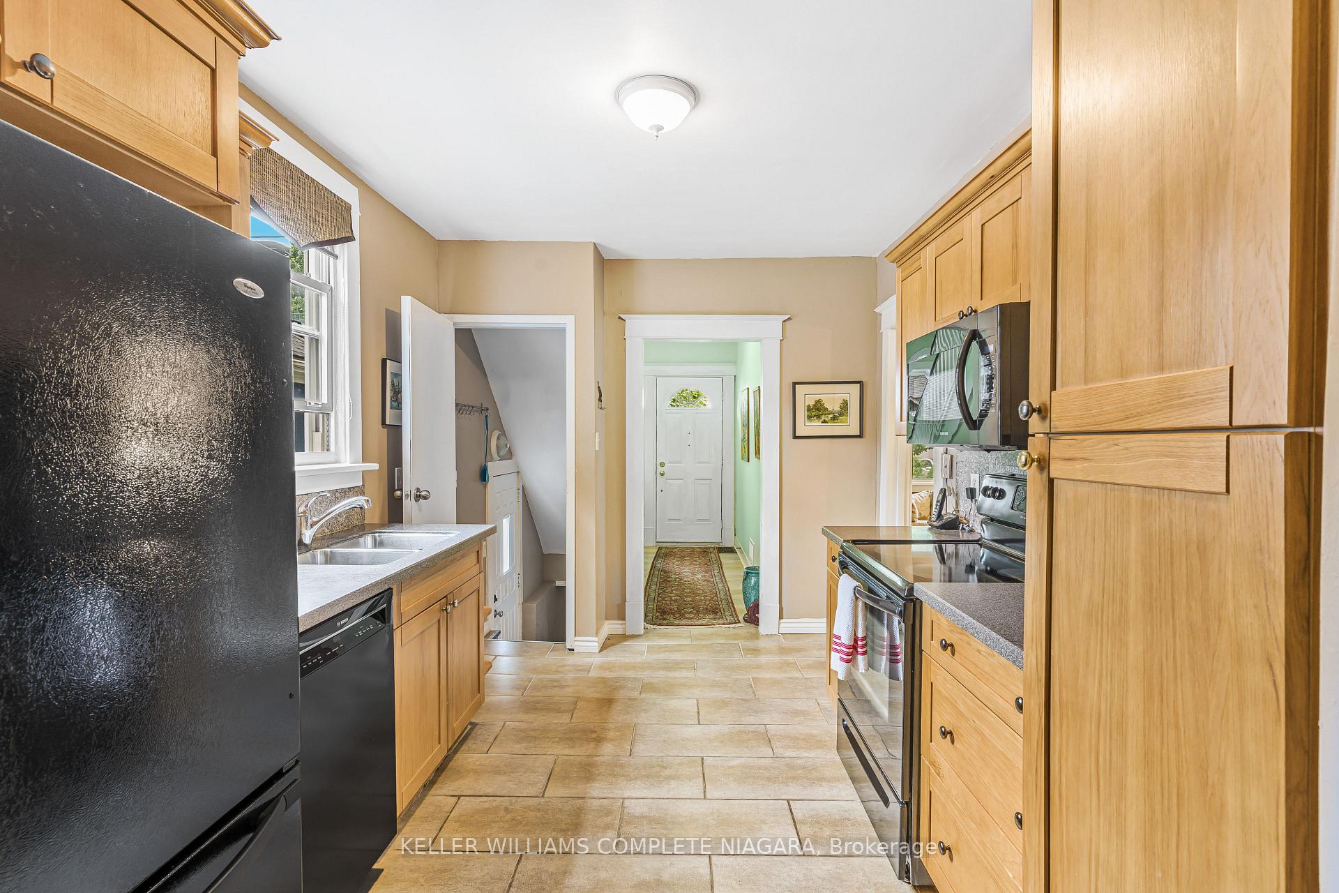 Photo 5 of 80 Dufferin Street, St. Catharines, Downtown — HOMEH
