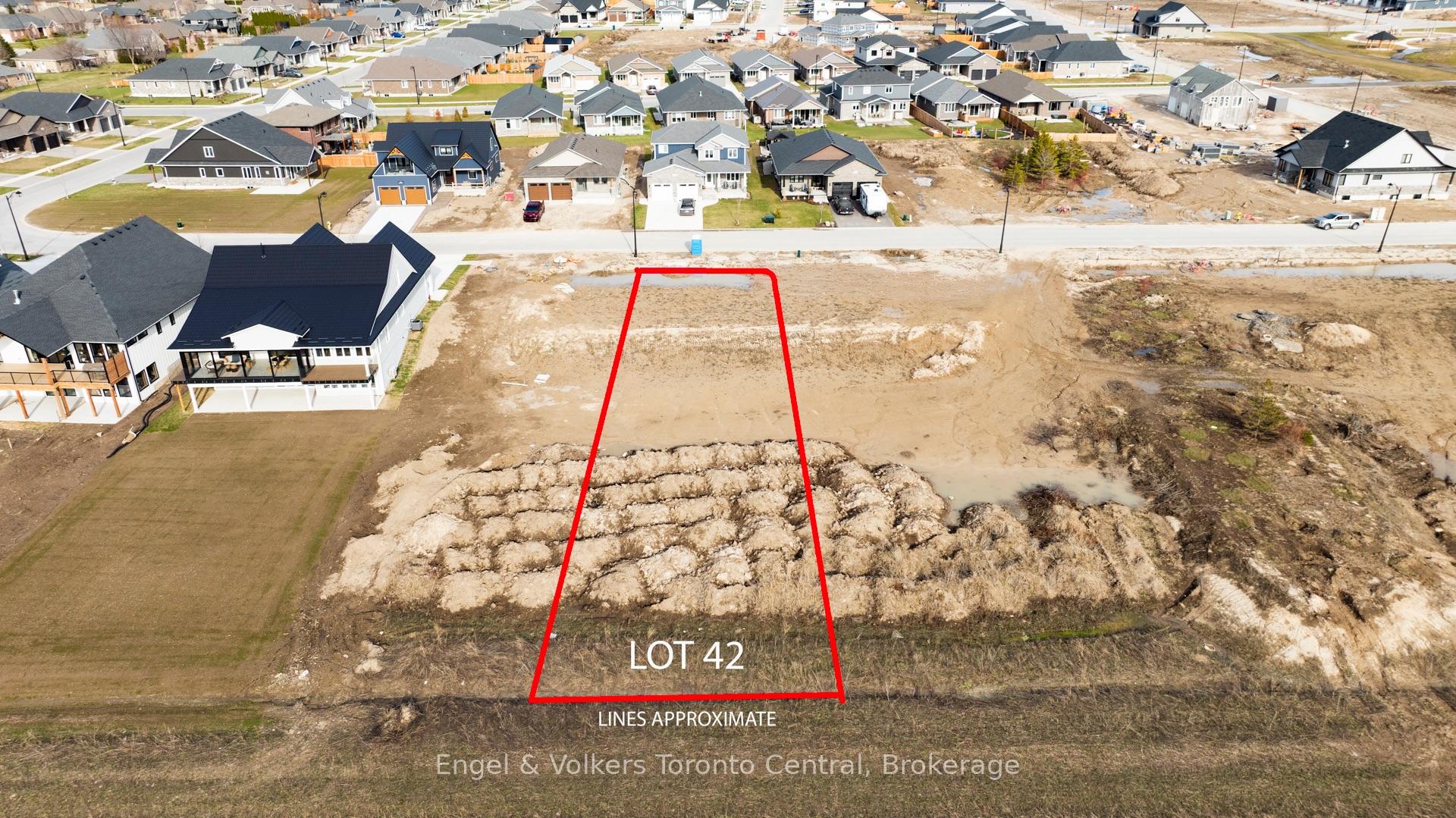 Photo 4 of 468 Coast Drive, Goderich, Goderich (Town) — HOMEH