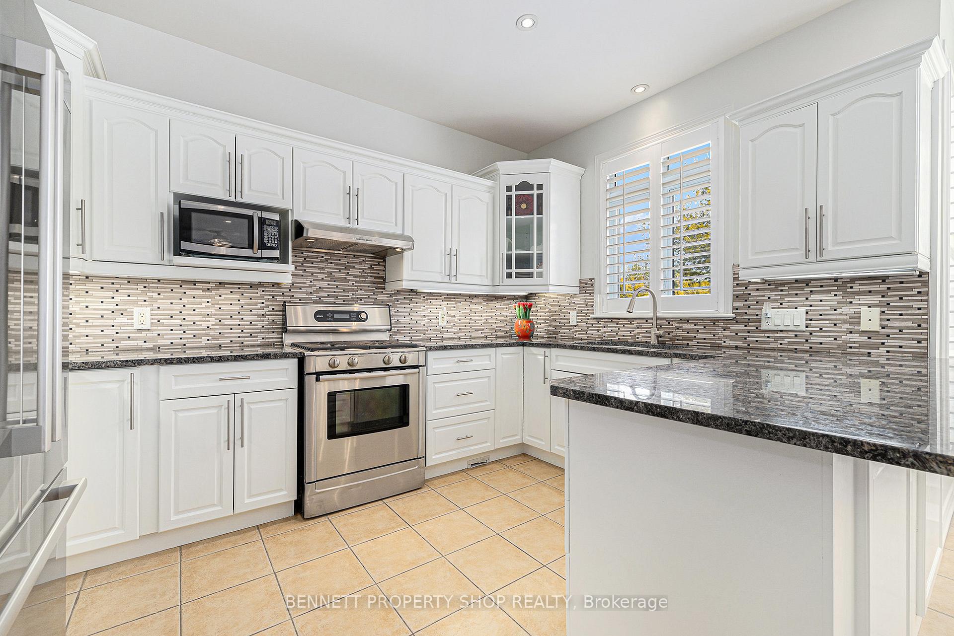 Photo 4 of 1 Granite Ridge Drive, Ottawa, Stittsville (Central) — HOMEH