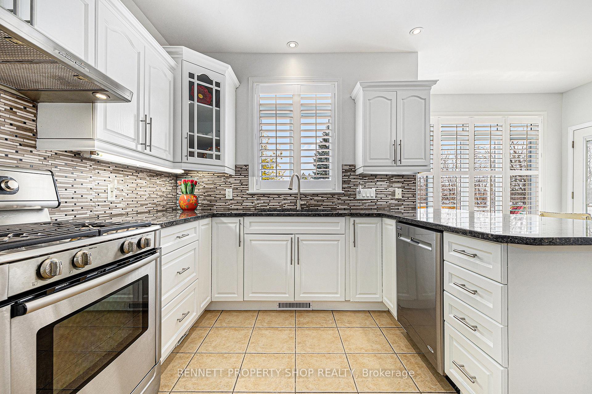 Photo 5 of 1 Granite Ridge Drive, Ottawa, Stittsville (Central) — HOMEH