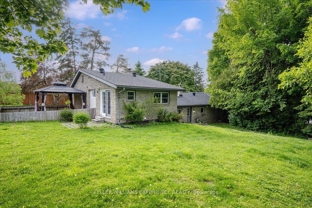 Photo 5 of 211 Foster Drive, Barrie, Painswick North — HOMEH