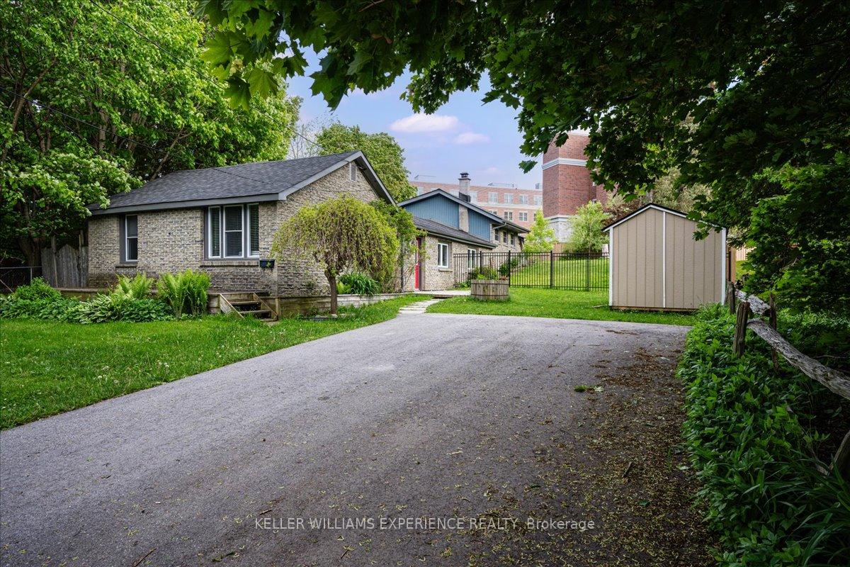Photo 6 of 211 Foster Drive, Barrie, Painswick North — HOMEH