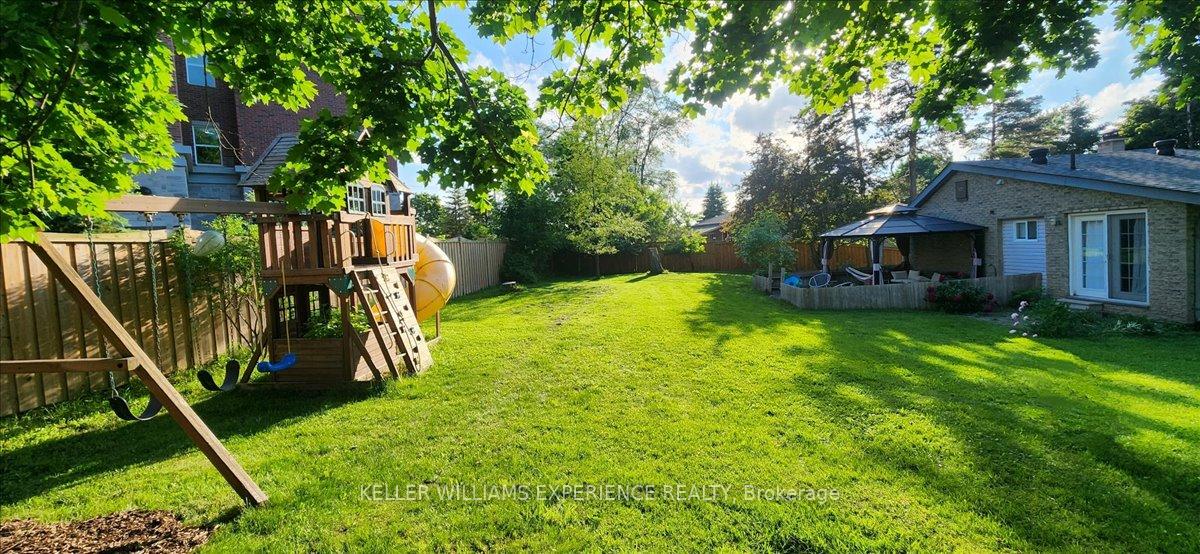 Photo 8 of 211 Foster Drive, Barrie, Painswick North — HOMEH