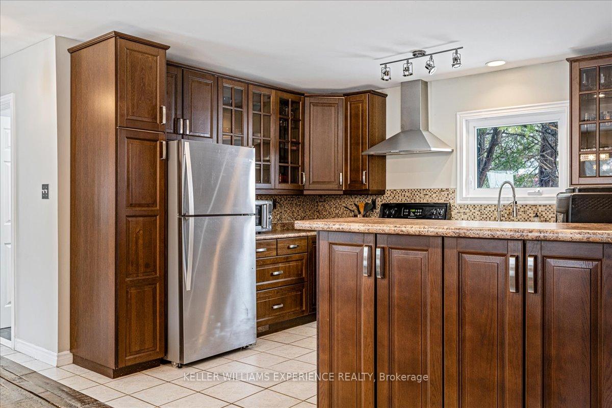 Photo 11 of 211 Foster Drive, Barrie, Painswick North — HOMEH