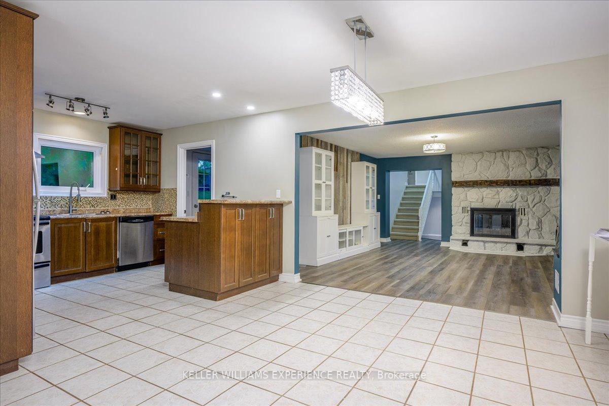 Photo 13 of 211 Foster Drive, Barrie, Painswick North — HOMEH