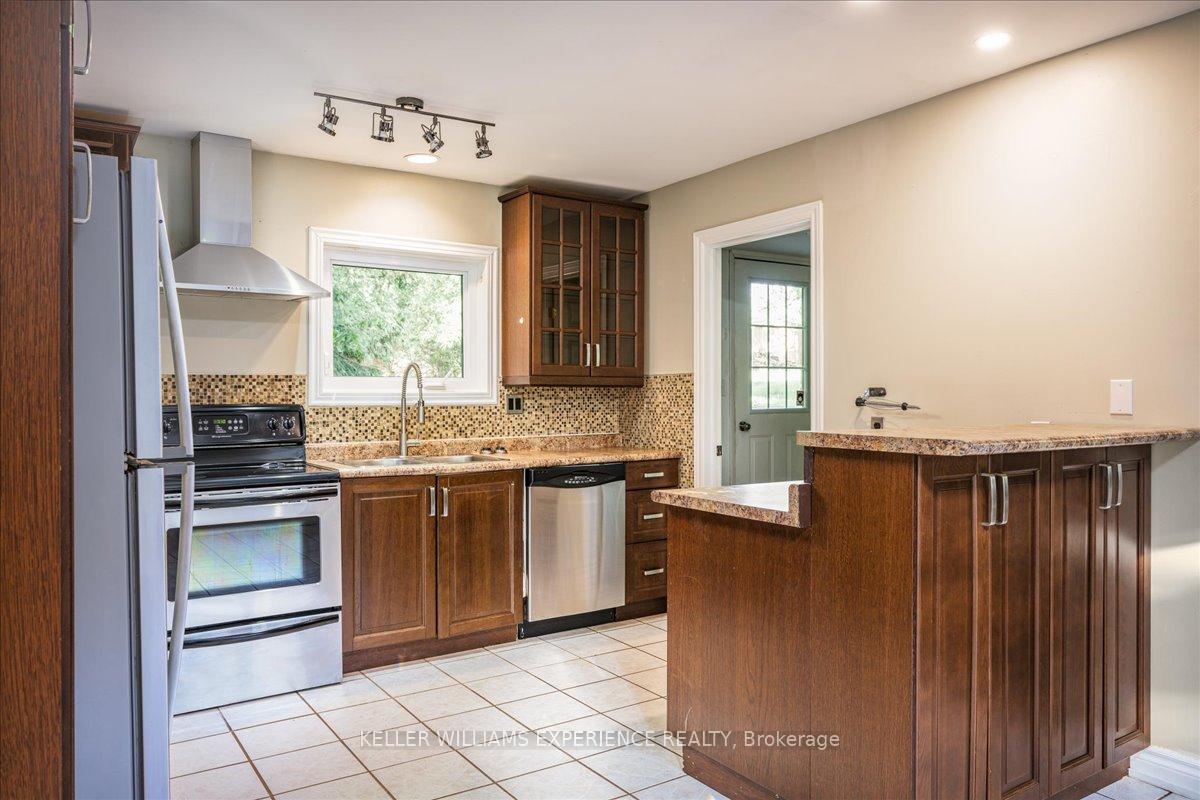 Photo 15 of 211 Foster Drive, Barrie, Painswick North — HOMEH
