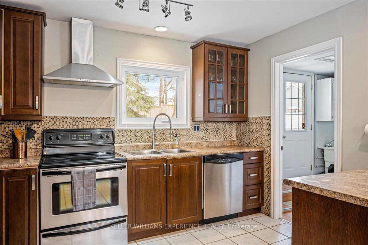 Photo 16 of 211 Foster Drive, Barrie, Painswick North — HOMEH
