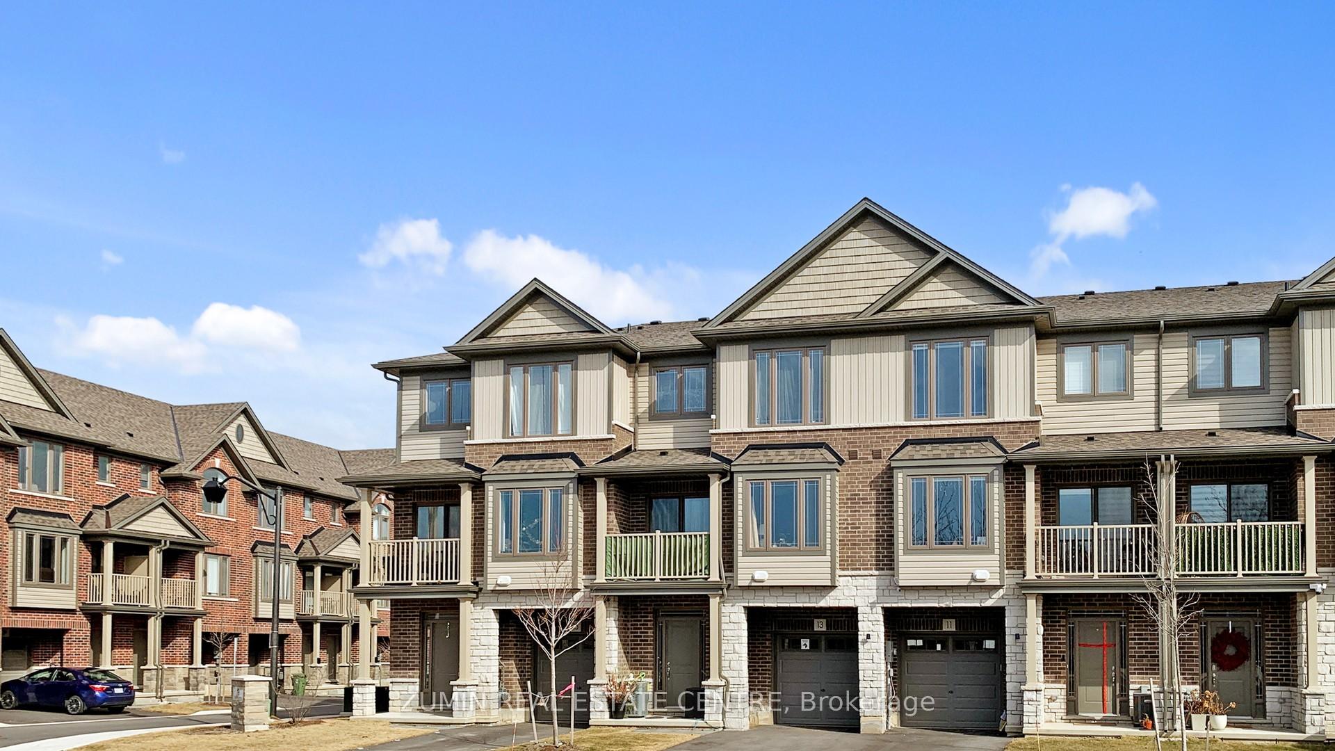 Photo 3 of 13 Picardy Drive, Hamilton, Stoney Creek Mountain — HOMEH
