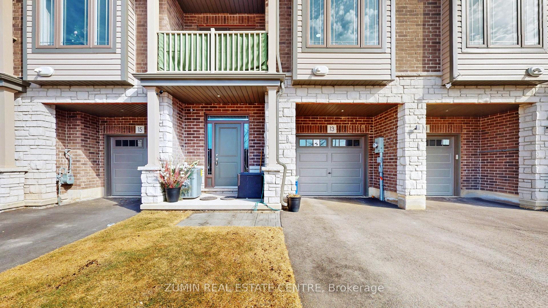 Photo 4 of 13 Picardy Drive, Hamilton, Stoney Creek Mountain — HOMEH