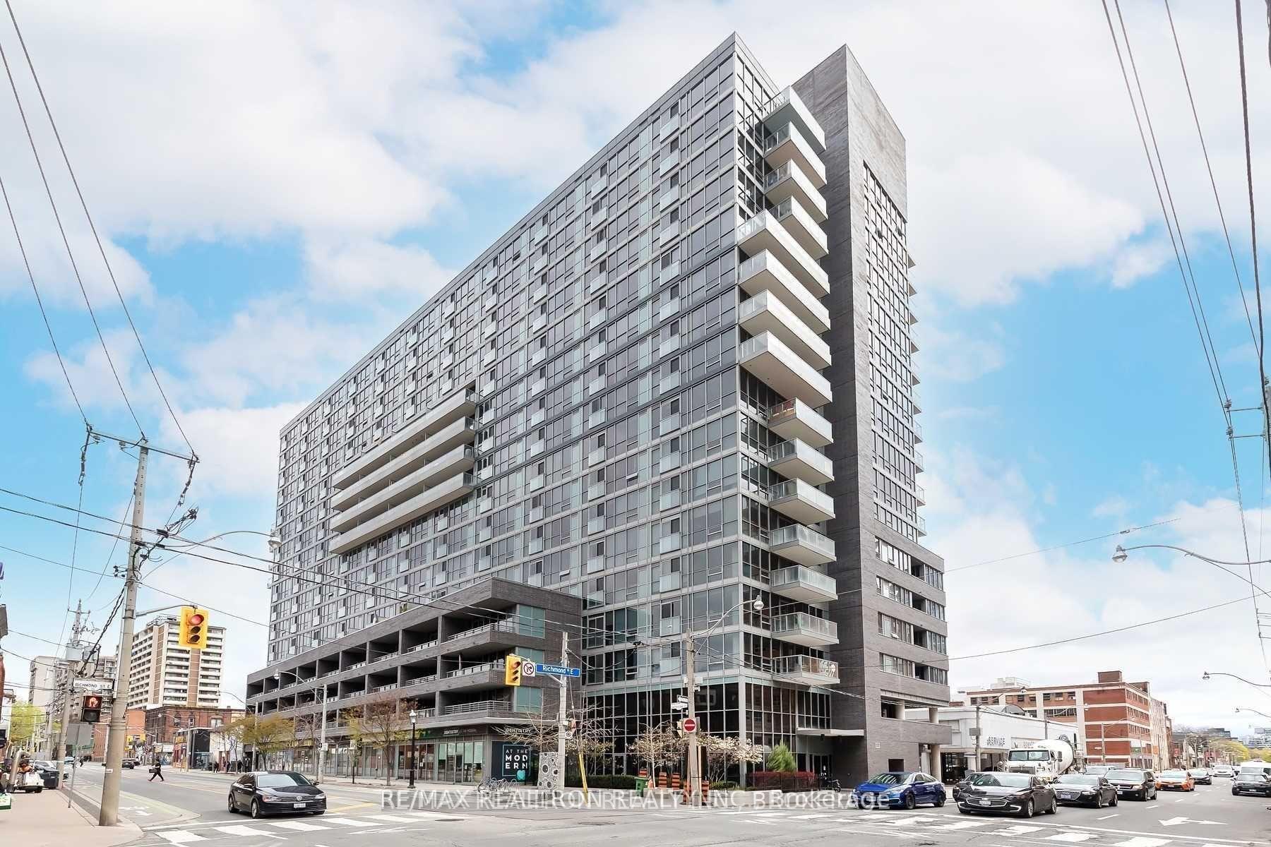 Front of Unit 1020, 320 Richmond Street E