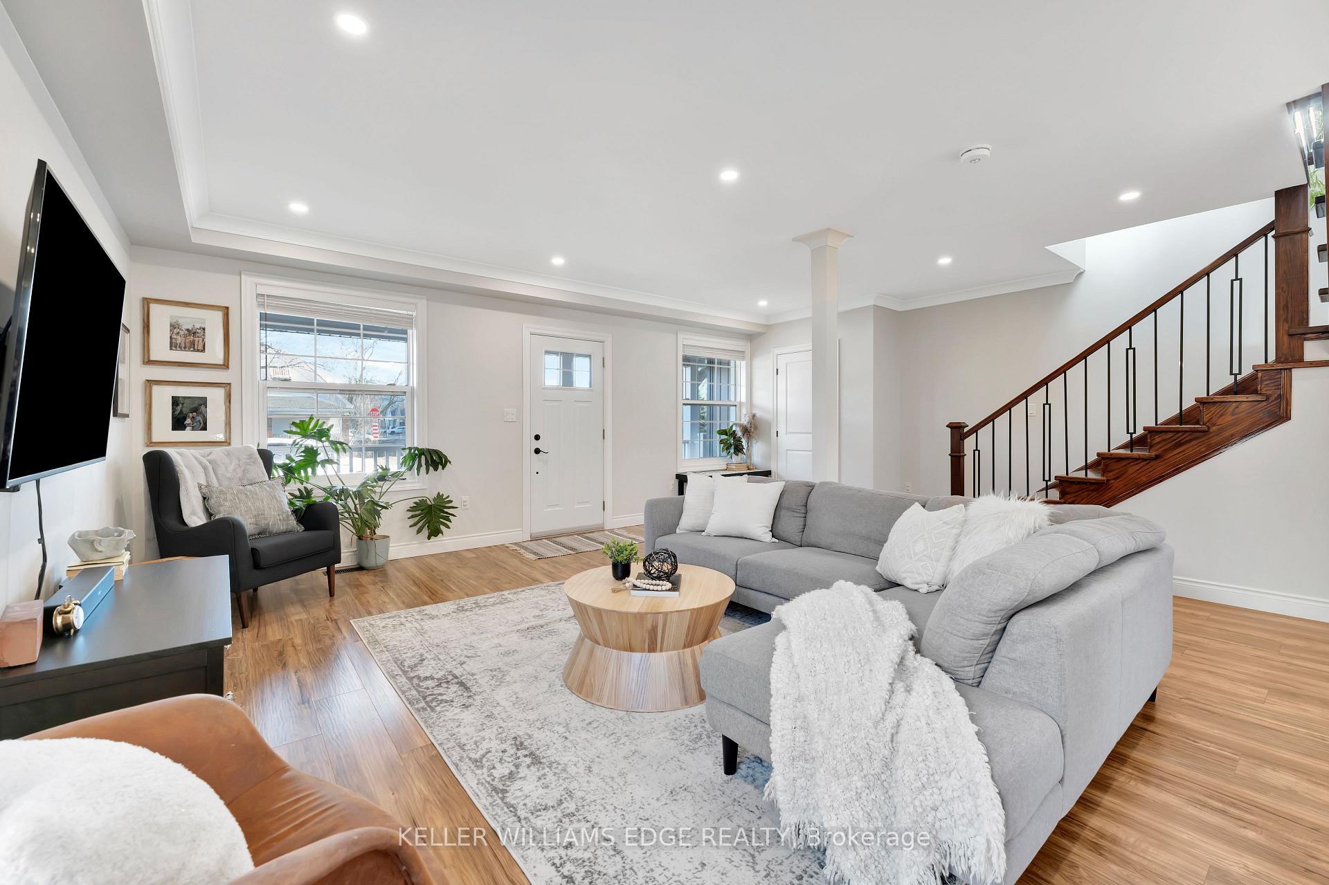 Photo 9 of 20 Crockett Street, Hamilton, Eastmount — HOMEH