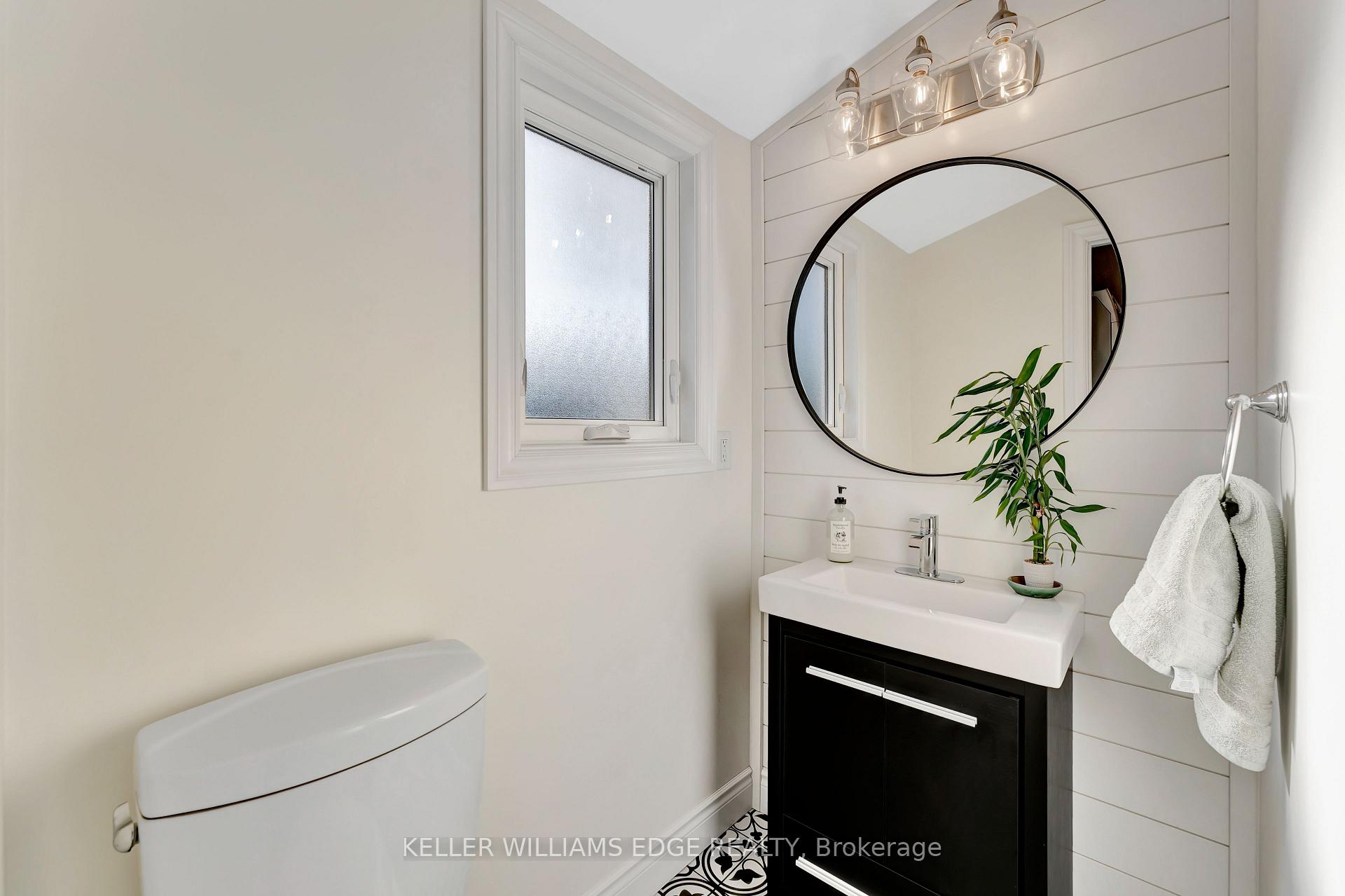Photo 17 of 20 Crockett Street, Hamilton, Eastmount — HOMEH