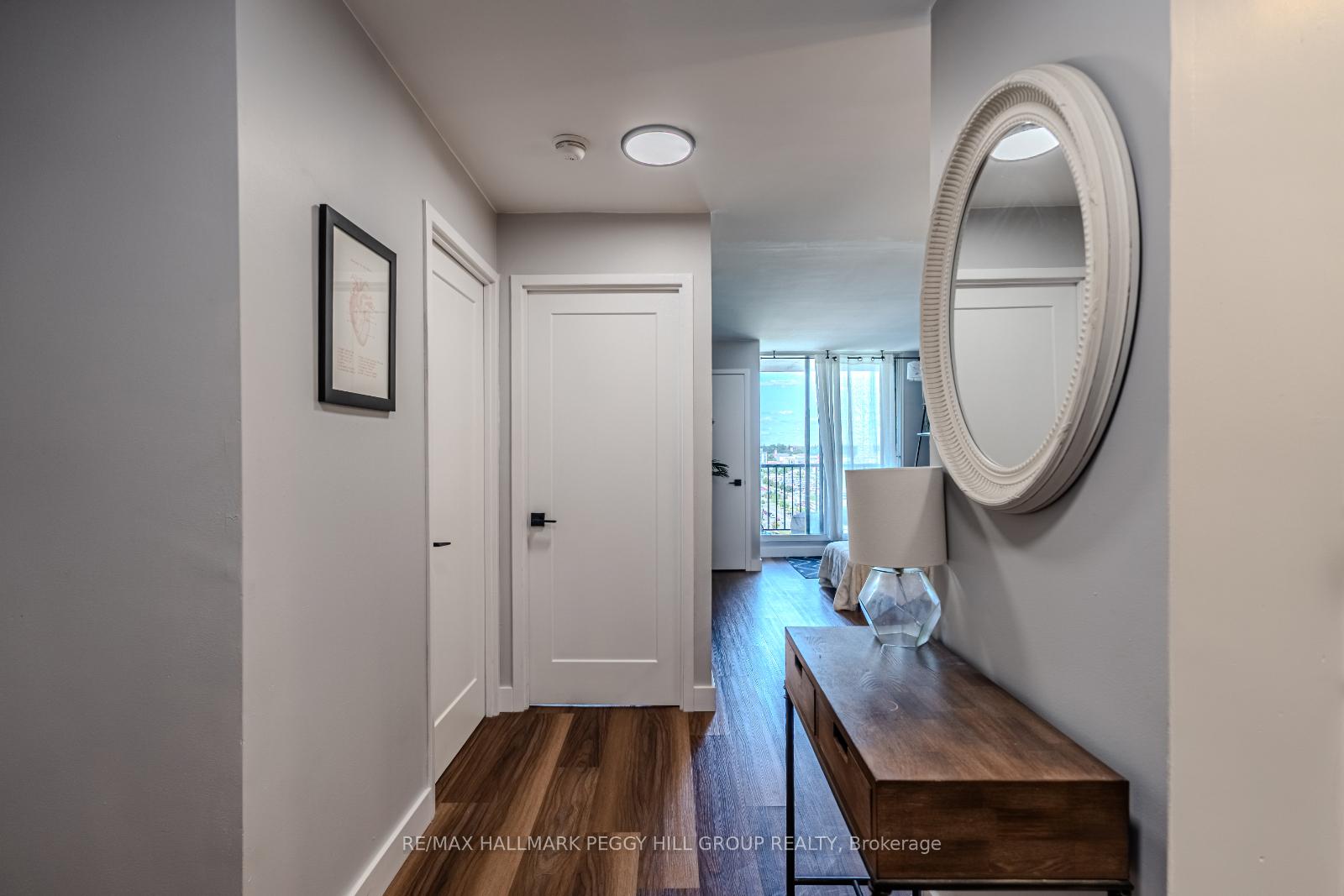 Photo 6 of Unit 1406, 75 Ellen Street, Barrie, City Centre — HOMEH