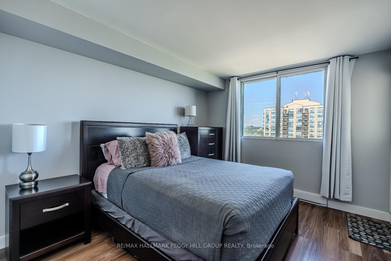 Photo 7 of Unit 1406, 75 Ellen Street, Barrie, City Centre — HOMEH