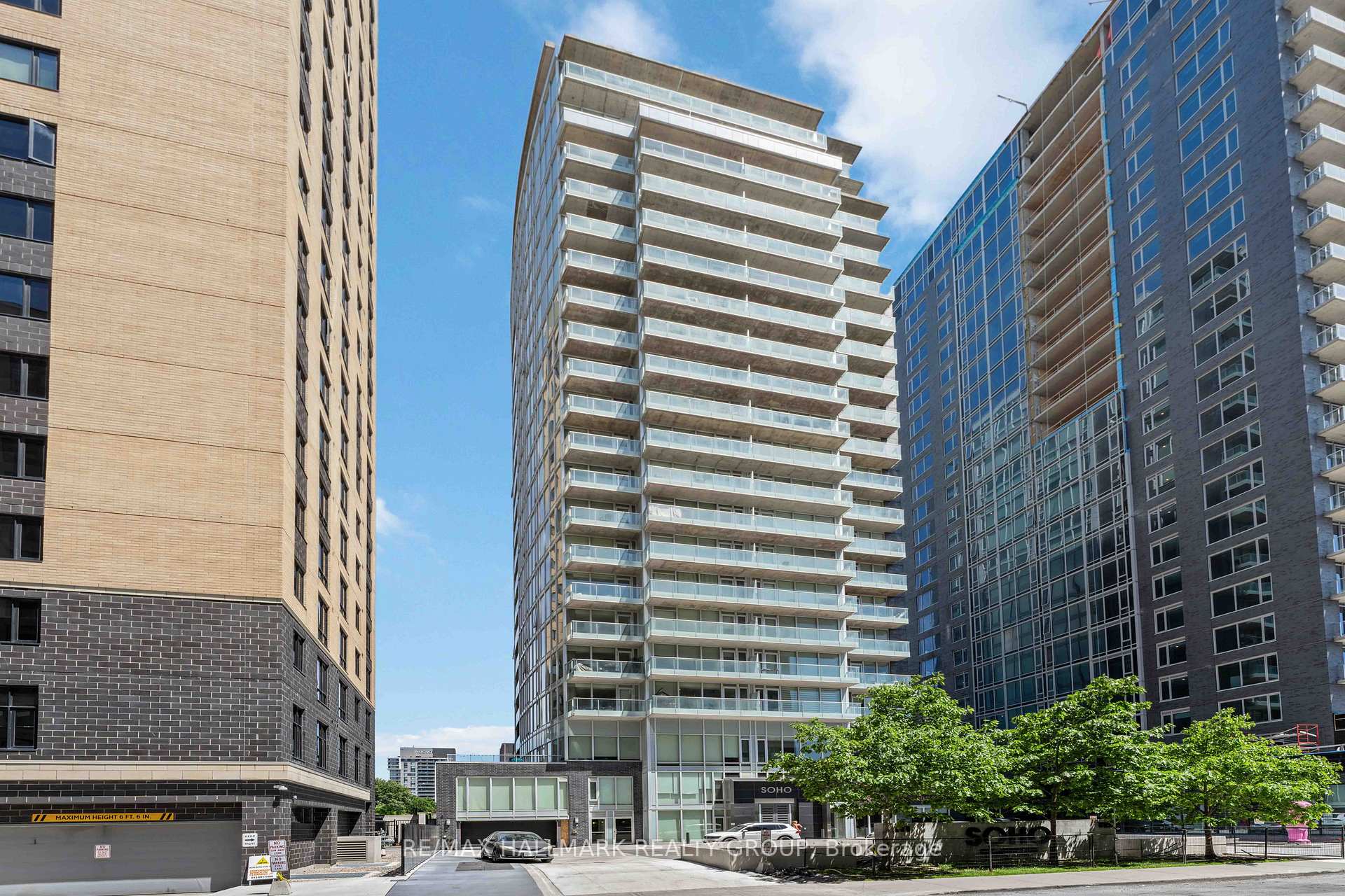 Front of Unit 1602, 111 Champagne Avenue S