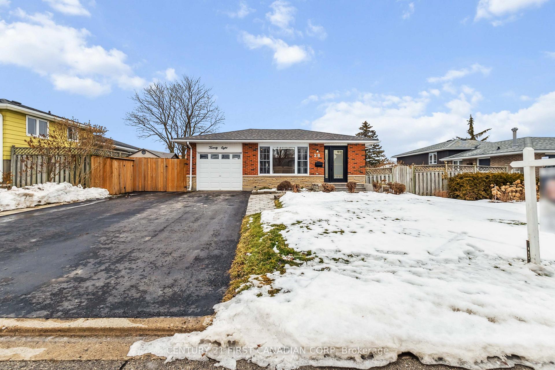 Photo 1 of 28 Warren Crescent, St. Thomas — HOMEH