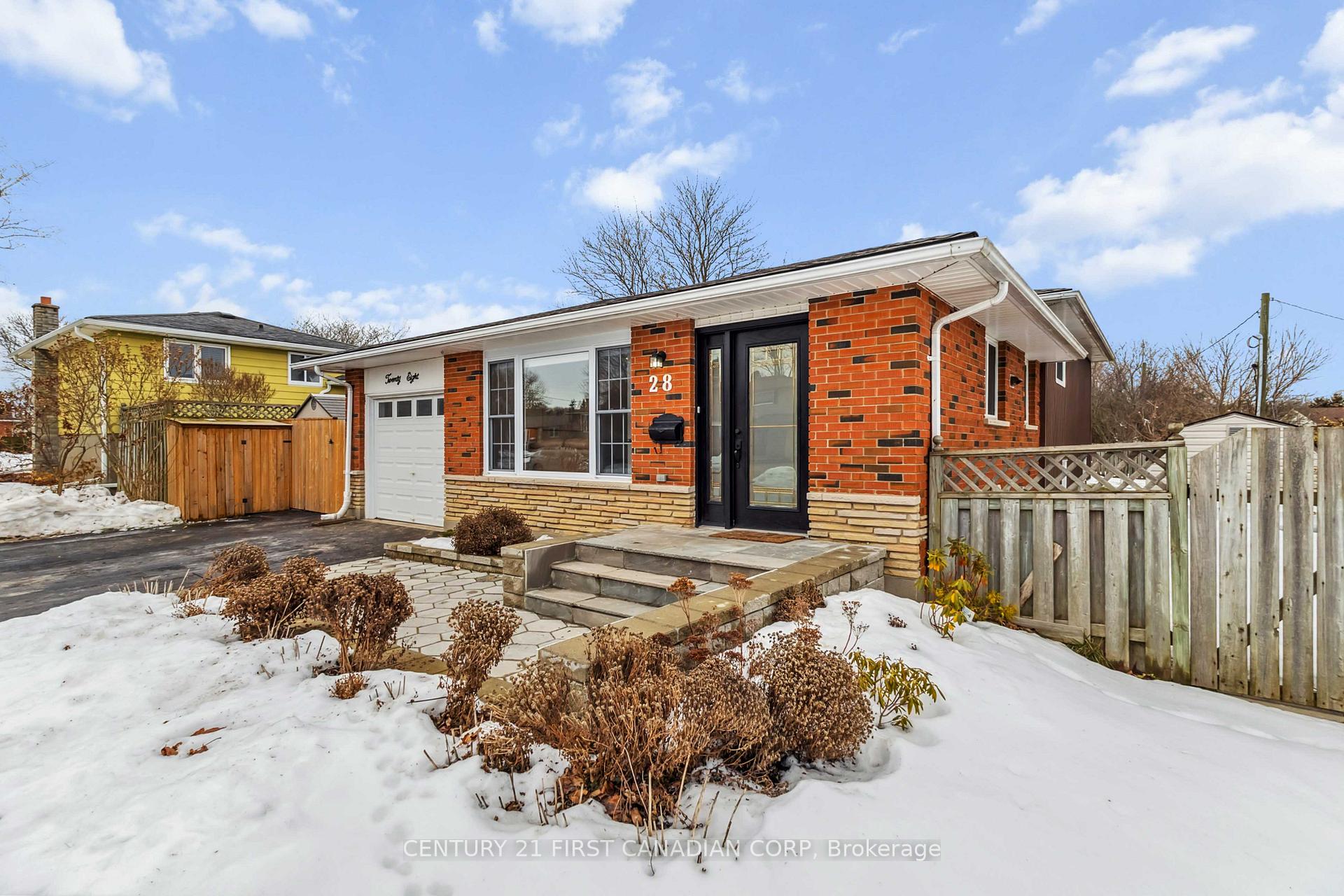 Photo 4 of 28 Warren Crescent, St. Thomas — HOMEH