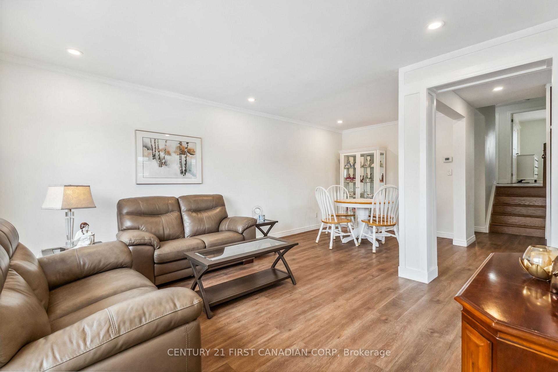 Photo 8 of 28 Warren Crescent, St. Thomas — HOMEH