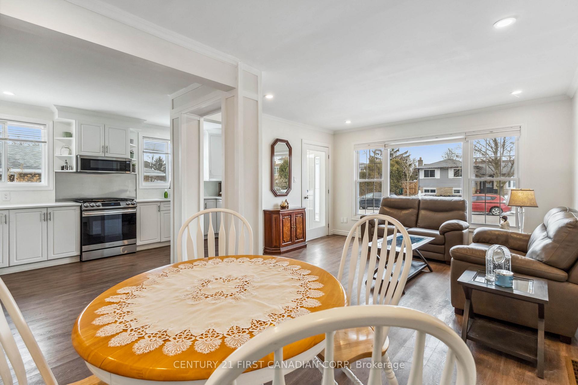 Photo 10 of 28 Warren Crescent, St. Thomas — HOMEH