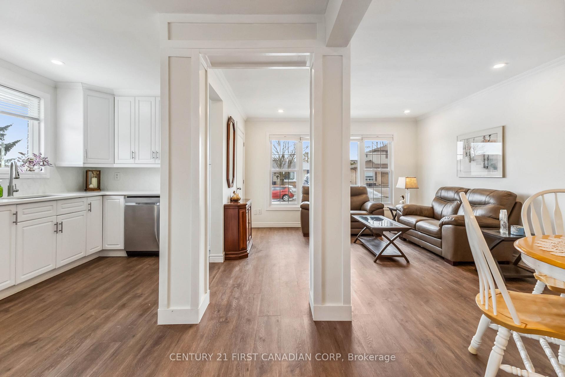 Photo 12 of 28 Warren Crescent, St. Thomas — HOMEH