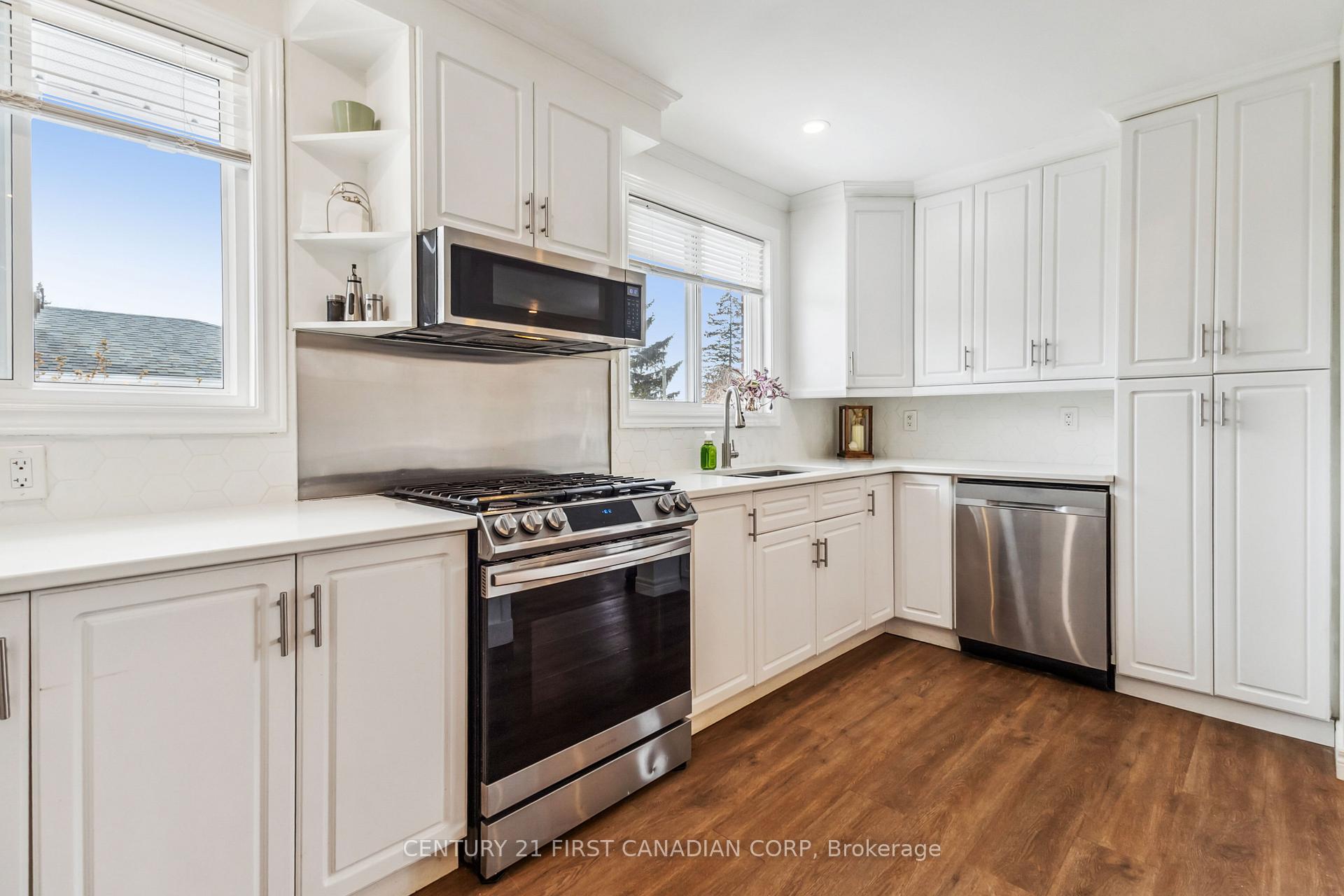 Photo 13 of 28 Warren Crescent, St. Thomas — HOMEH