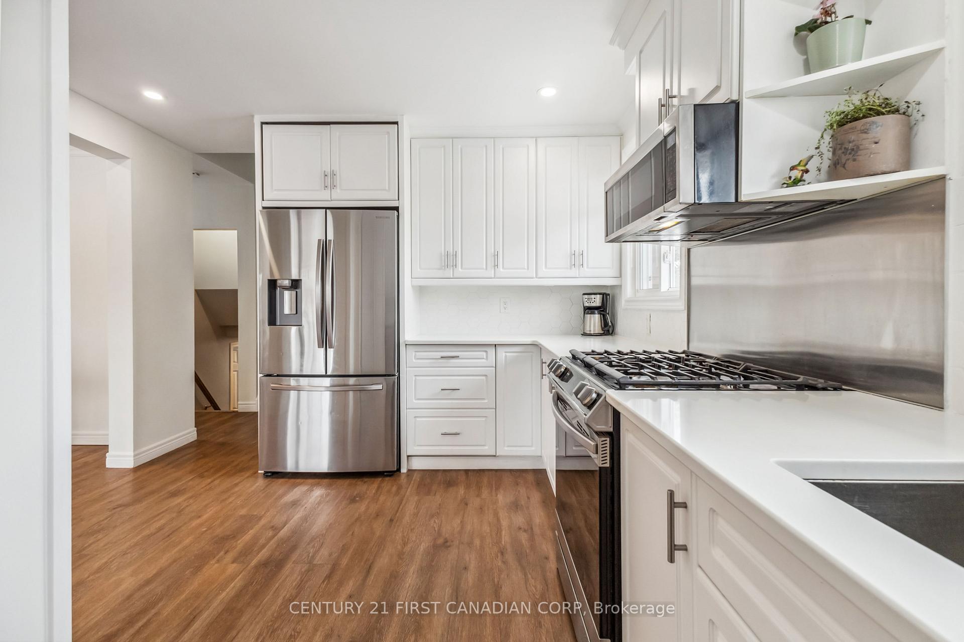 Photo 14 of 28 Warren Crescent, St. Thomas — HOMEH