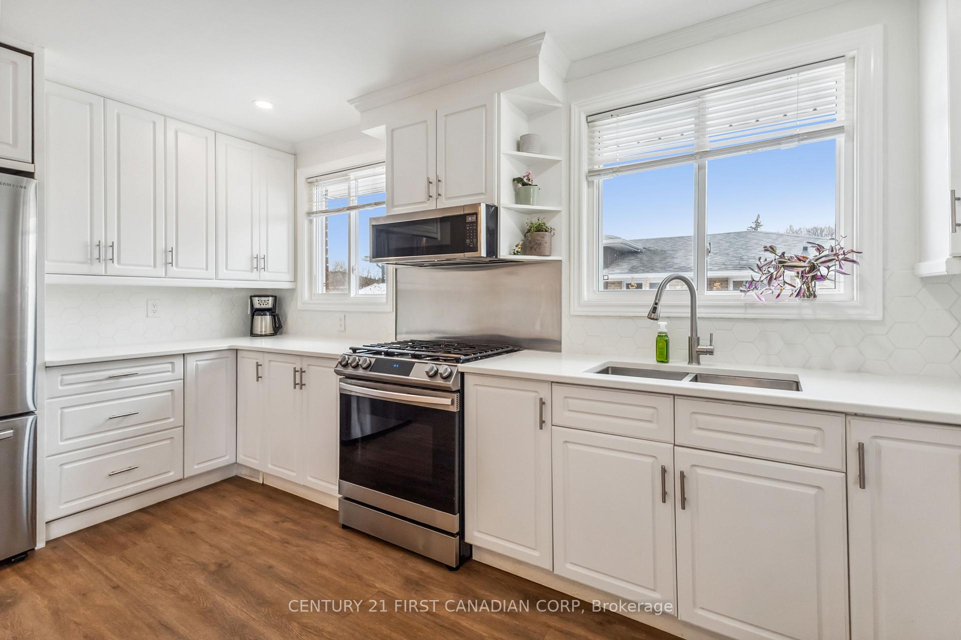 Photo 15 of 28 Warren Crescent, St. Thomas — HOMEH