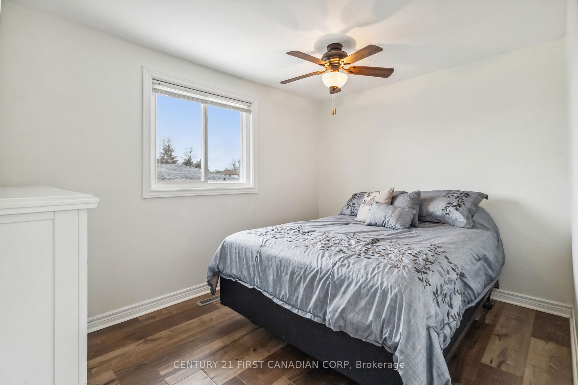 Photo 18 of 28 Warren Crescent, St. Thomas — HOMEH