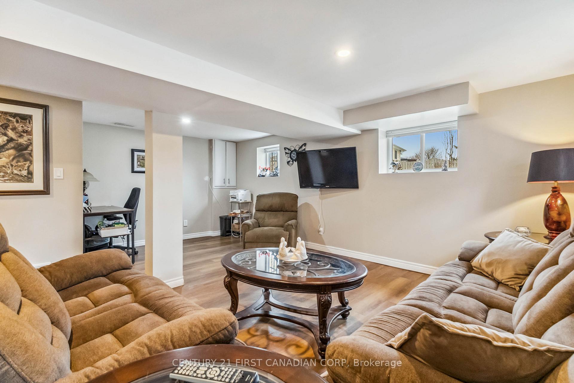 Photo 22 of 28 Warren Crescent, St. Thomas — HOMEH