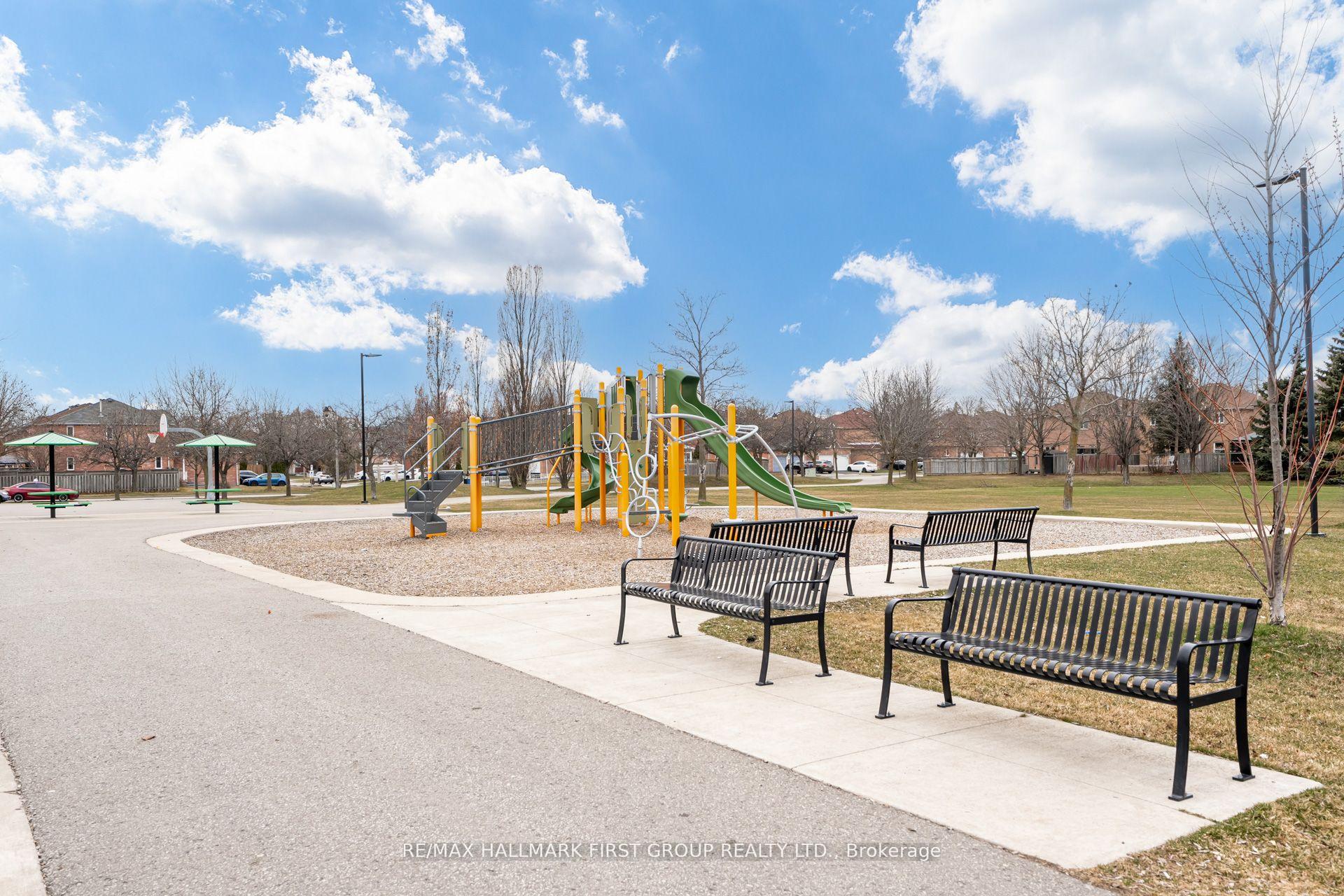 Photo 23 of 91 Thorp Crescent, Ajax, Central West — HOMEH