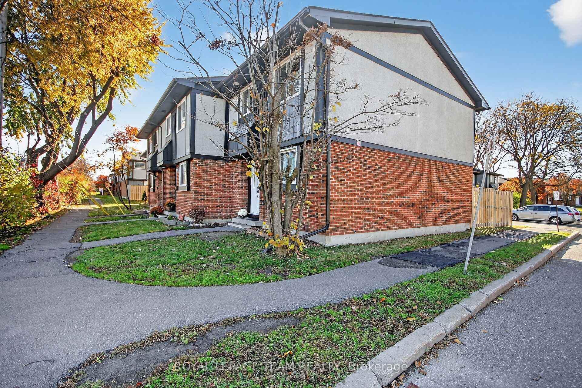 Photo 3 of Unit A, 434 Moodie Drive, Ottawa, Westcliffe Estates — HOMEH