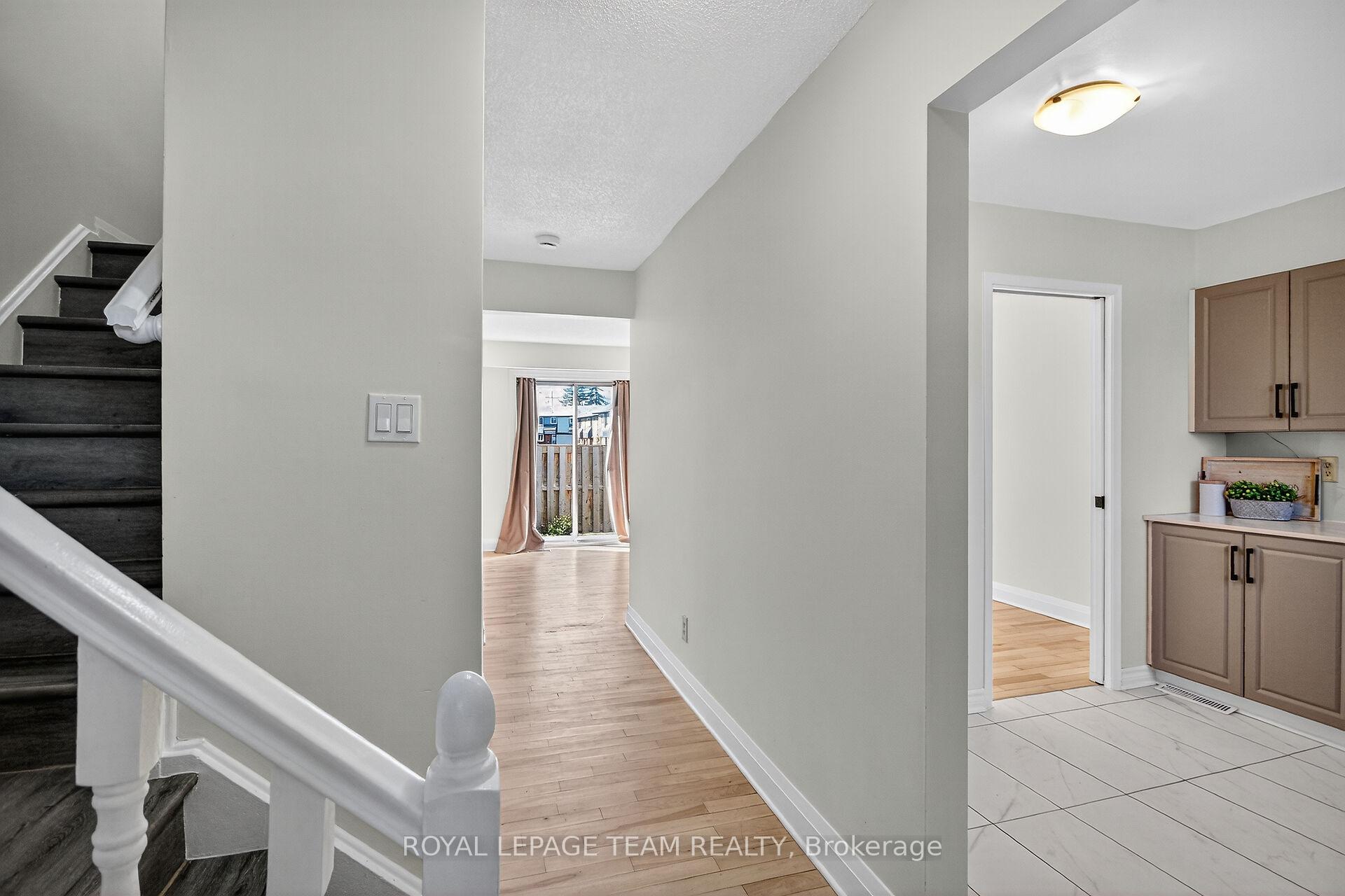 Photo 5 of Unit A, 434 Moodie Drive, Ottawa, Westcliffe Estates — HOMEH