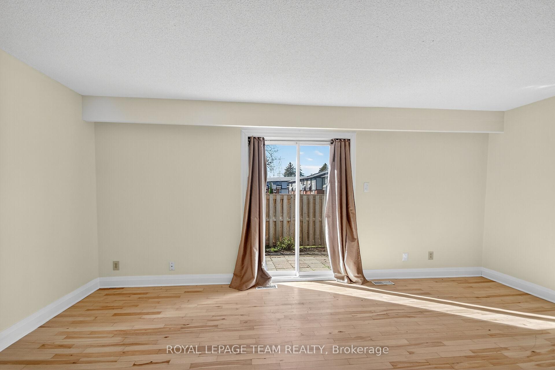Photo 6 of Unit A, 434 Moodie Drive, Ottawa, Westcliffe Estates — HOMEH