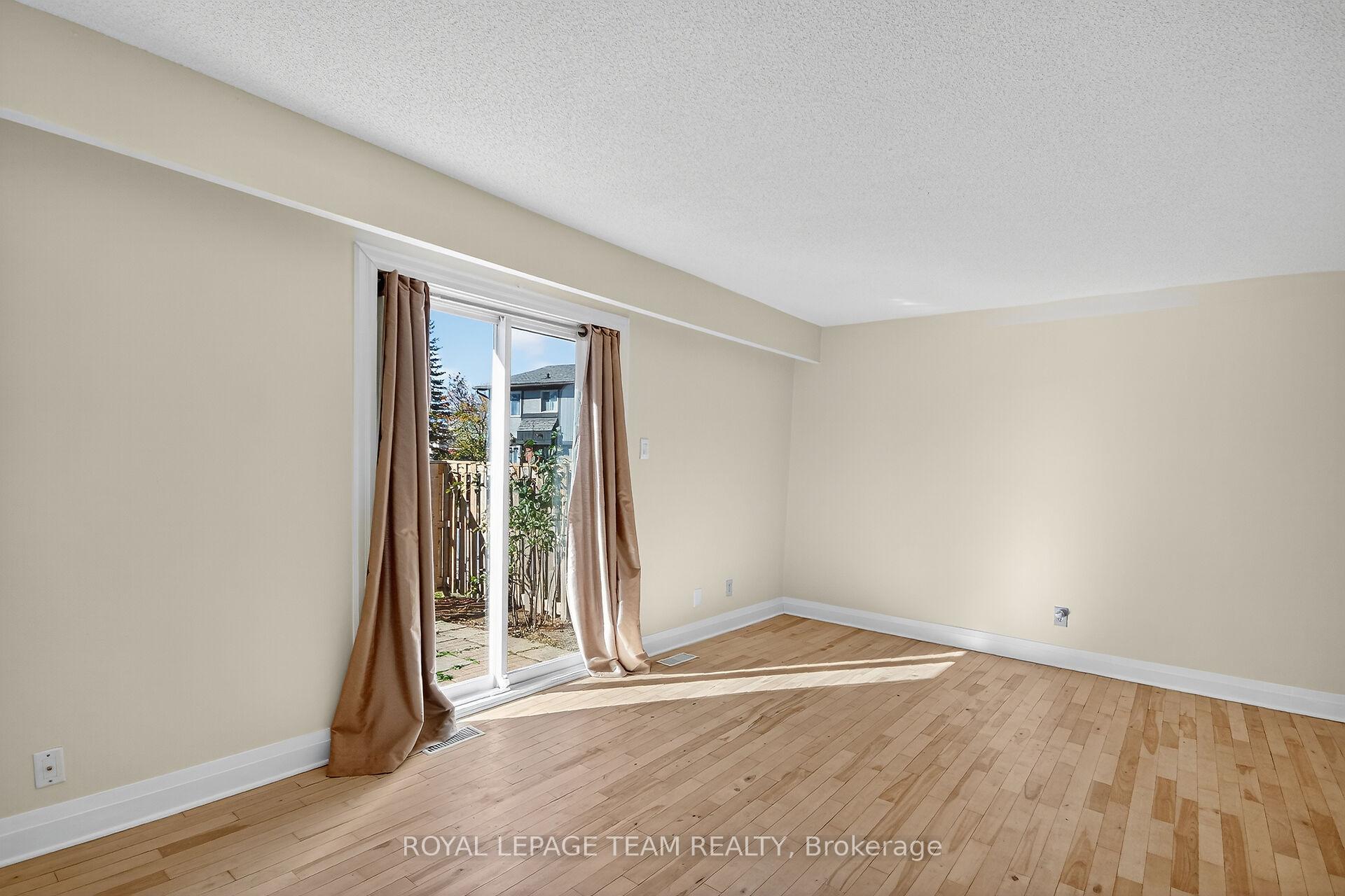 Photo 7 of Unit A, 434 Moodie Drive, Ottawa, Westcliffe Estates — HOMEH