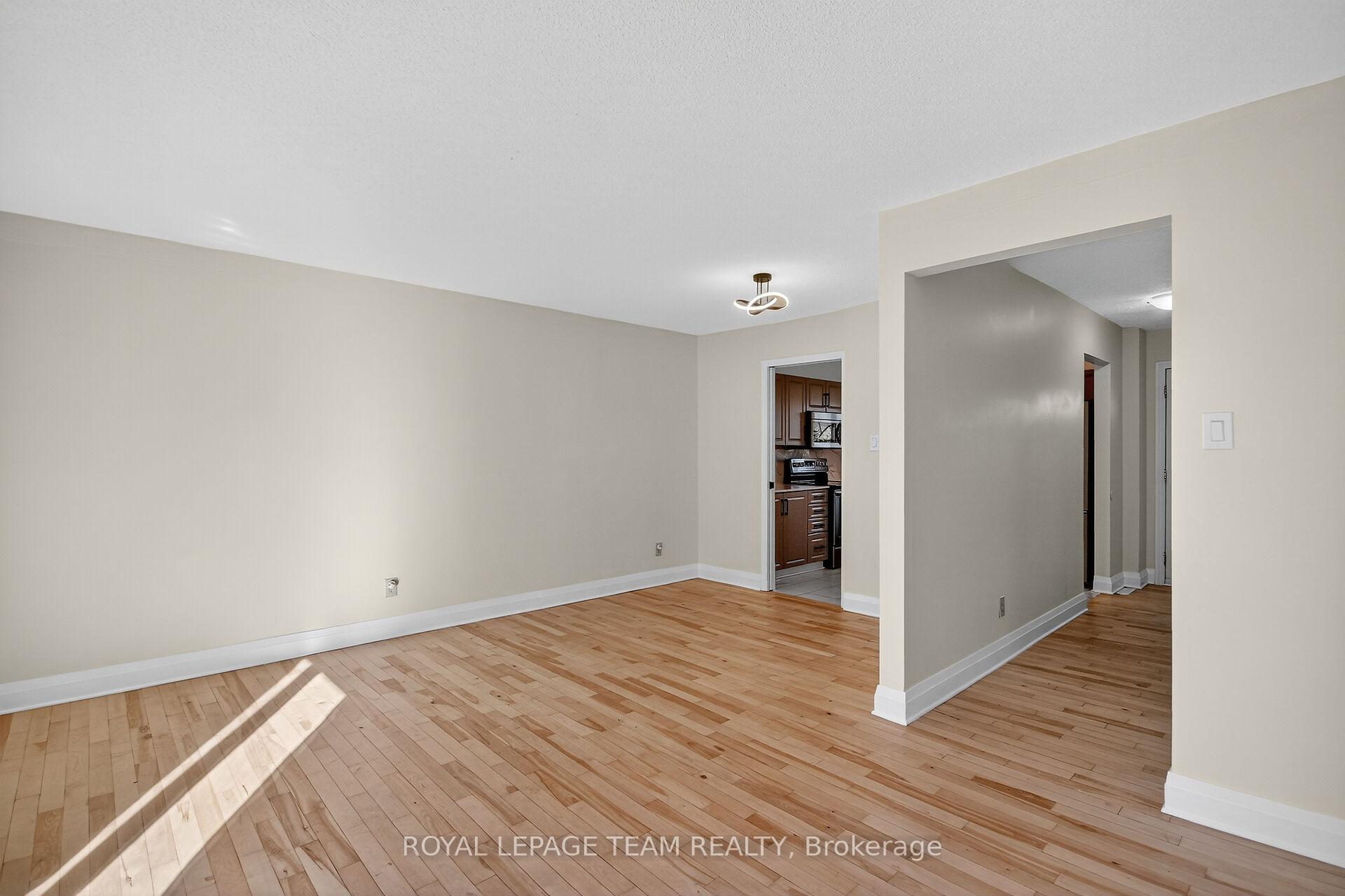 Photo 8 of Unit A, 434 Moodie Drive, Ottawa, Westcliffe Estates — HOMEH