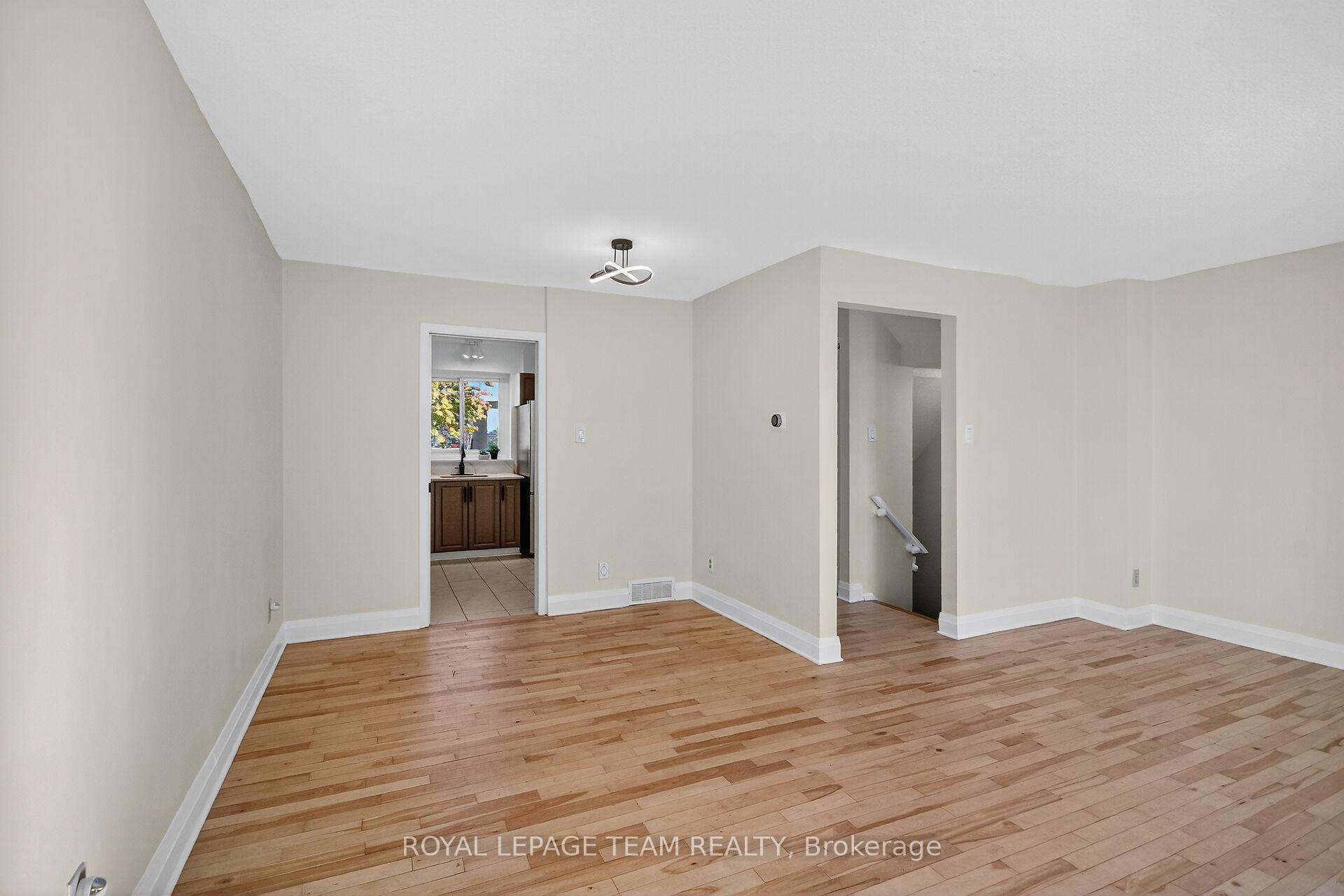Photo 10 of Unit A, 434 Moodie Drive, Ottawa, Westcliffe Estates — HOMEH