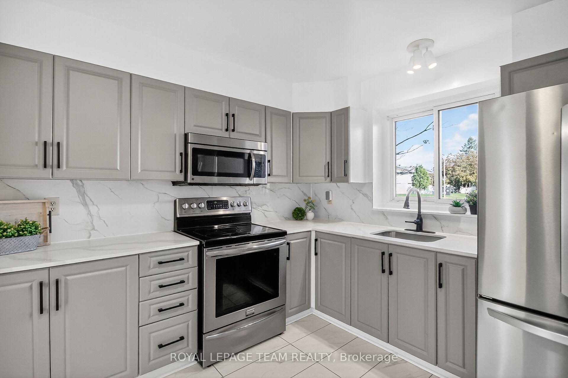 Photo 11 of Unit A, 434 Moodie Drive, Ottawa, Westcliffe Estates — HOMEH